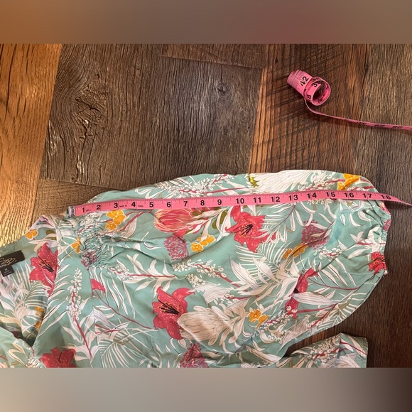 Women’s Medium Suzanne Betro Tunic - Picture 10 of 10